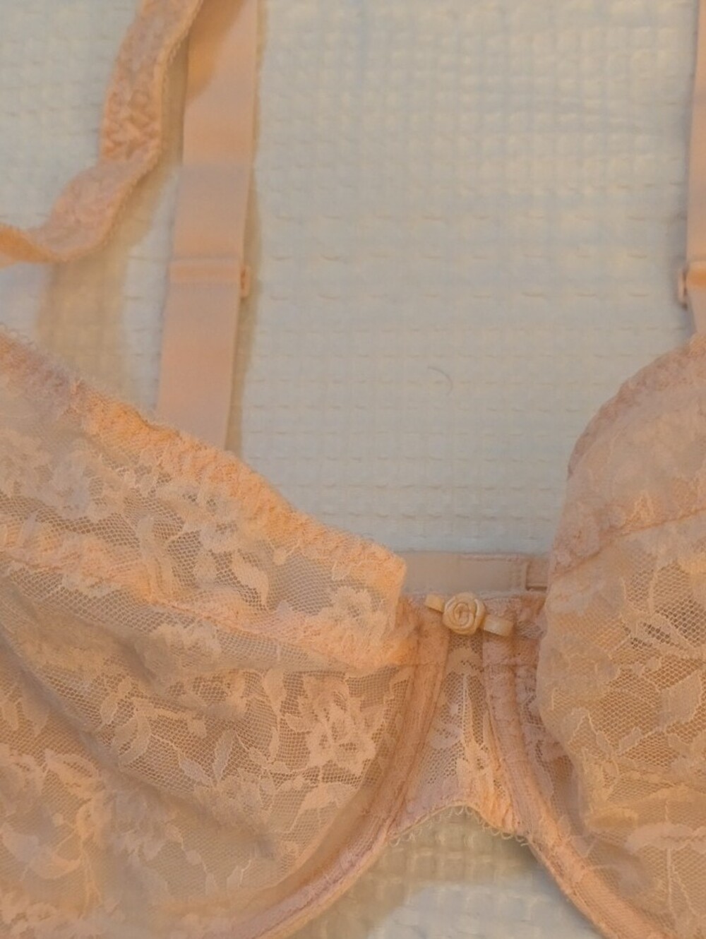 SKIMS Vintage Unlined Lace Underwire Bra - Picture 2 of 8